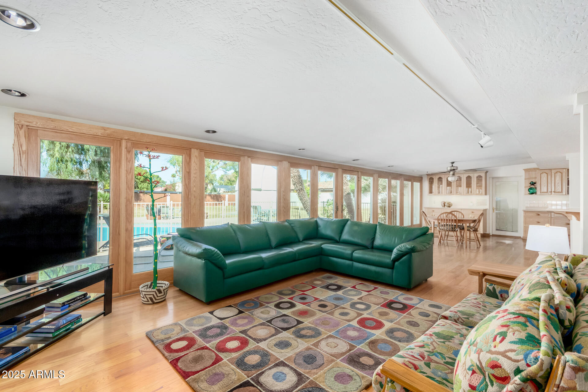 5546 North 4th Street Phoenix, AZ 85012 - Photo 7 of 29 12 - 4th