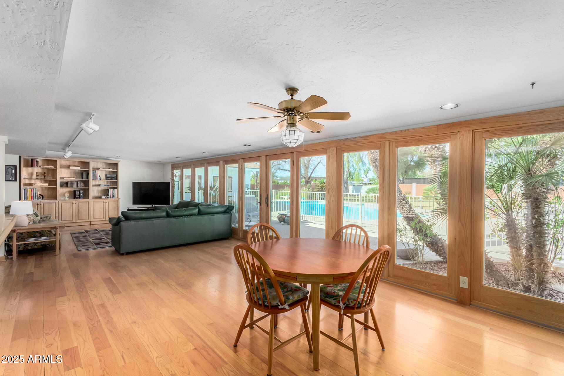 5546 North 4th Street Phoenix, AZ 85012 - Photo 9 of 29 15 - 4th