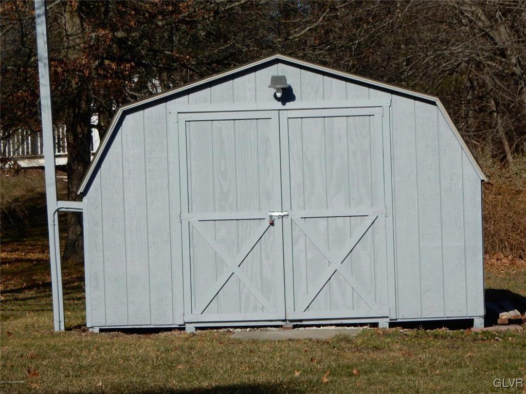 320 Merwinsburg Road Effort, PA 18330 - Photo 7 of 36 Gallery Image 7