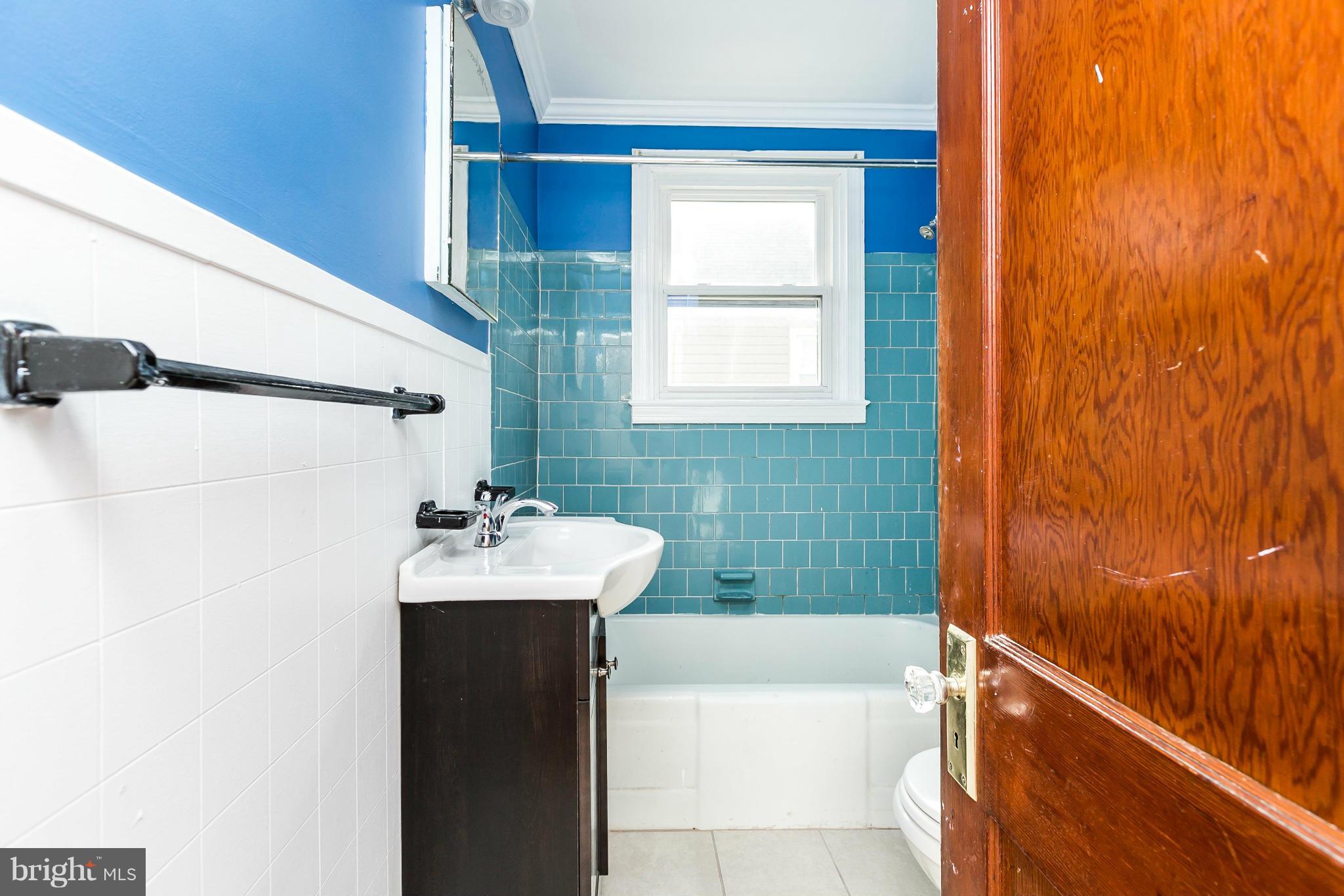 2515 Wentworth Road Baltimore, MD 21234 - Photo 14 of 30 Bath