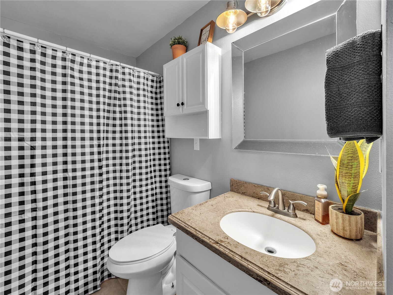 22423 Southeast 321st Street Kent, WA 98042 - Photo 16 of 33