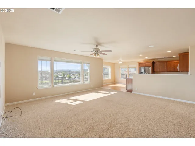 $439,000 | 1884 Northeast Sunset Street, Roseburg, OR 97470