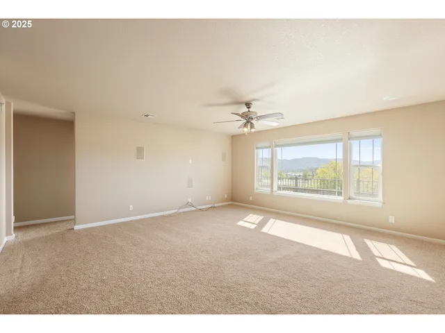 $439,000 | 1884 Northeast Sunset Street, Roseburg, OR 97470