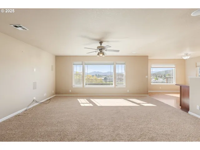 $439,000 | 1884 Northeast Sunset Street, Roseburg, OR 97470