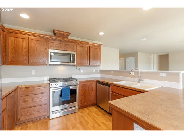 $439,000 | 1884 Northeast Sunset Street, Roseburg, OR 97470