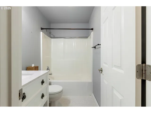 $439,000 | 1884 Northeast Sunset Street, Roseburg, OR 97470