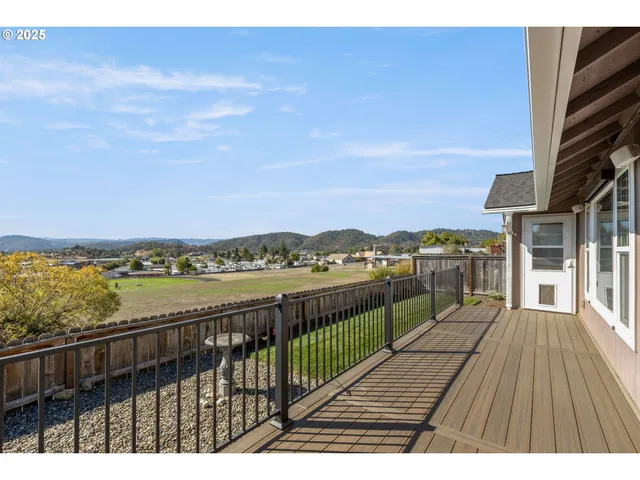 $439,000 | 1884 Northeast Sunset Street, Roseburg, OR 97470