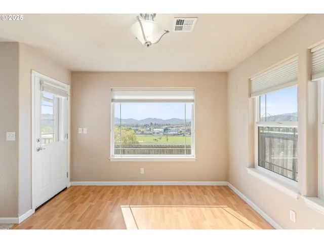 $439,000 | 1884 Northeast Sunset Street, Roseburg, OR 97470