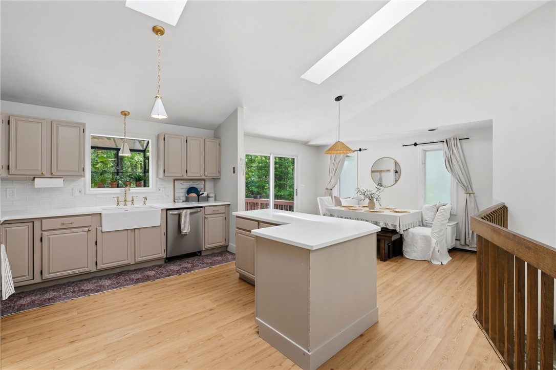 768 Weaver Hill Road Coventry, RI 02816 - Photo 16 of 37
