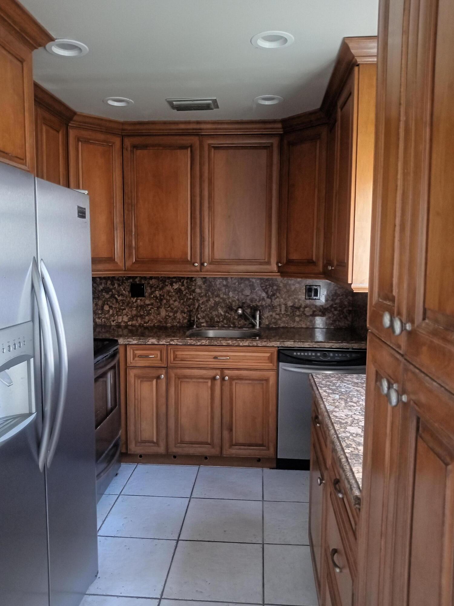 30 Flanders A Delray Beach, FL 33484 - Photo 31 of 38 3