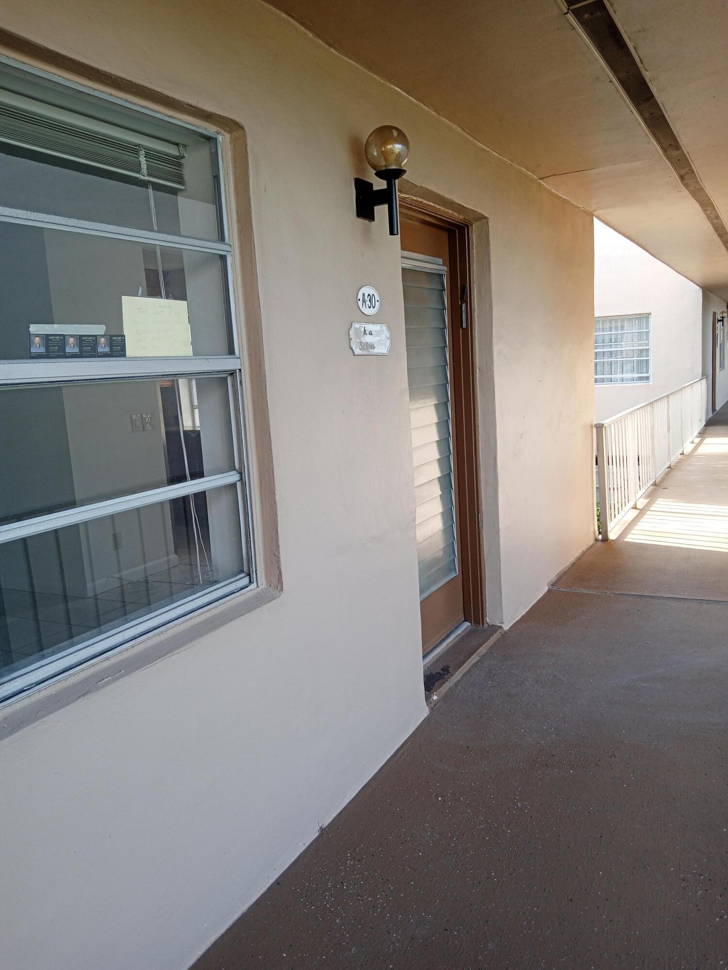 30 Flanders A Delray Beach, FL 33484 - Photo 34 of 38 1