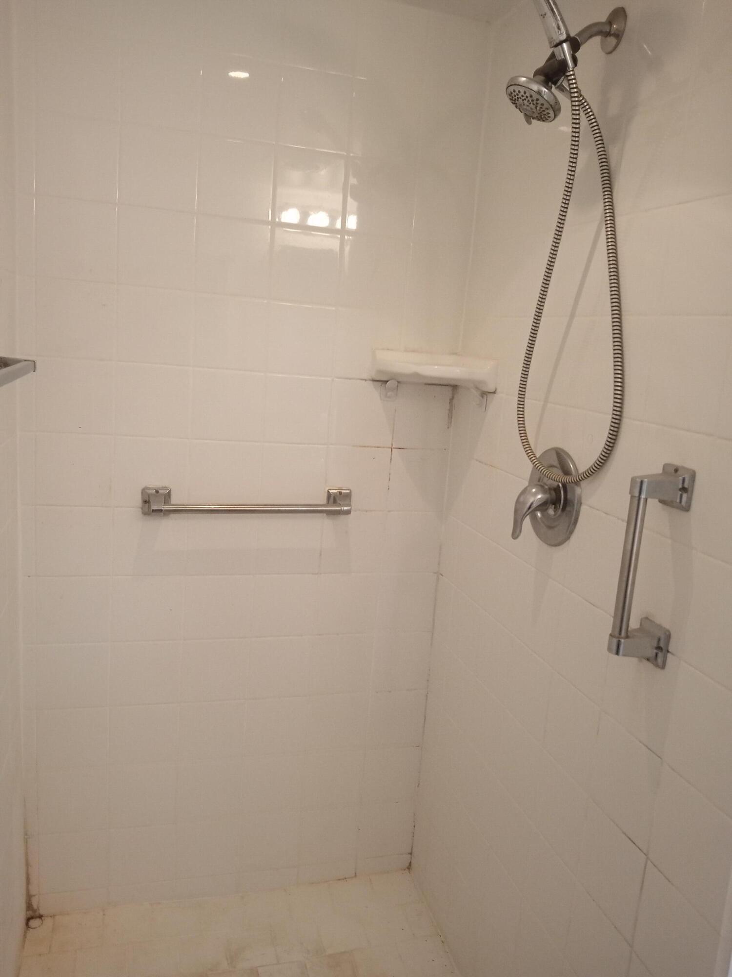 30 Flanders A Delray Beach, FL 33484 - Photo 36 of 38 IMG_20250328_093616