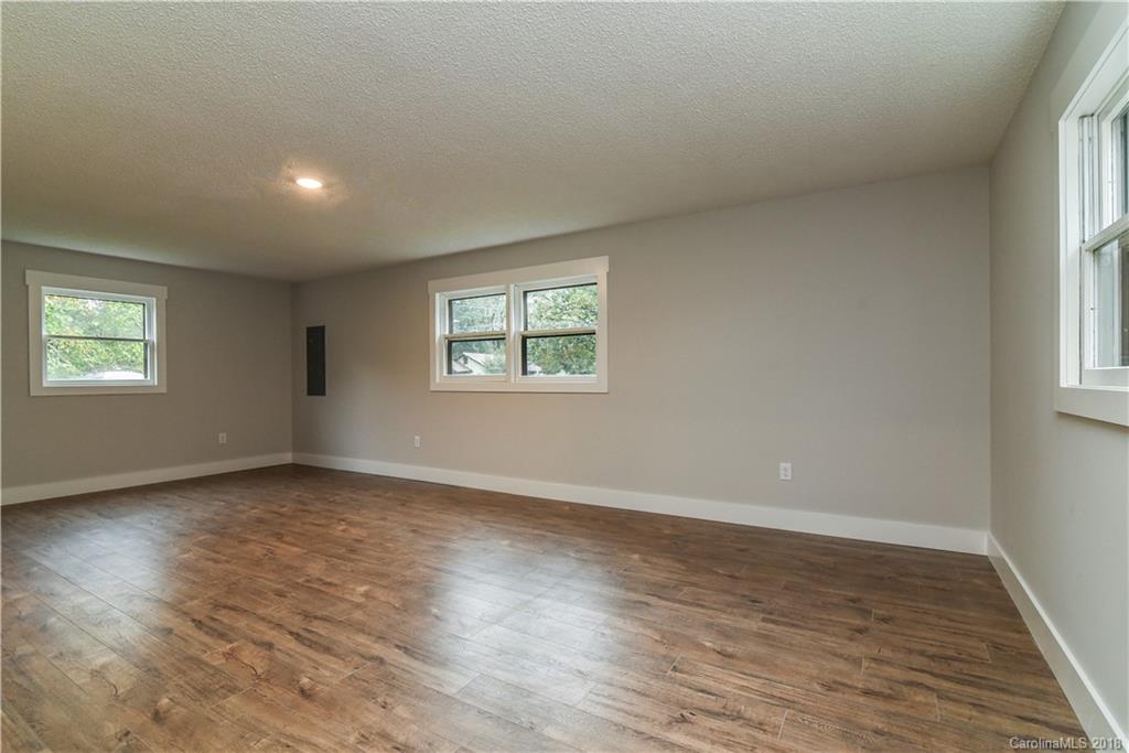 33 Ridgelawn Road Asheville, NC 28806 - Photo 16 of 27 Gallery Image 16