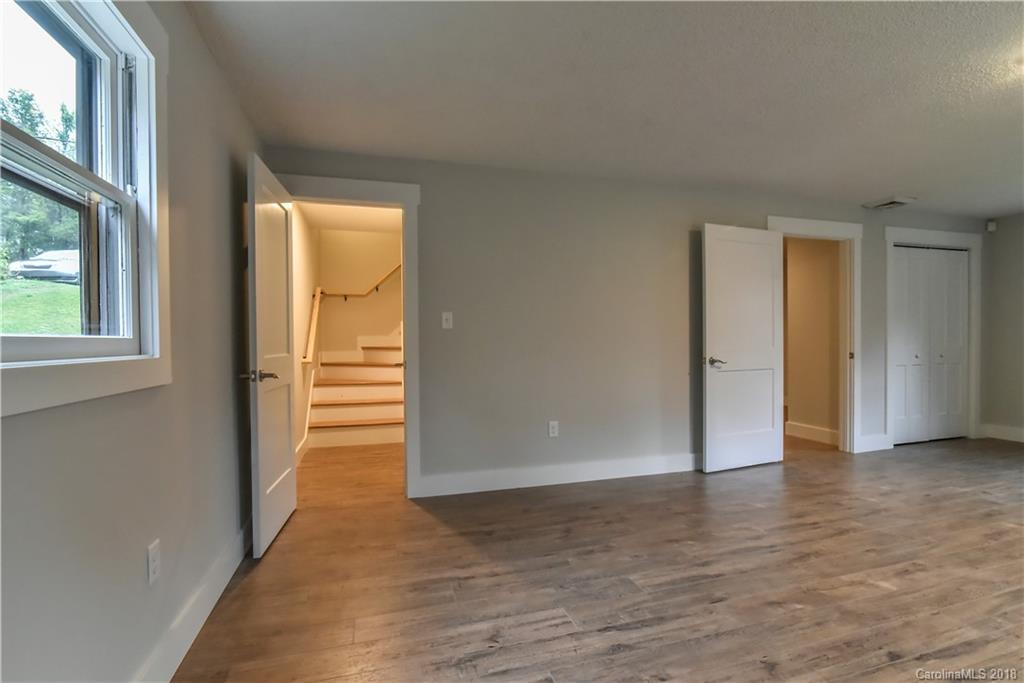 33 Ridgelawn Road Asheville, NC 28806 - Photo 18 of 27 Gallery Image 18