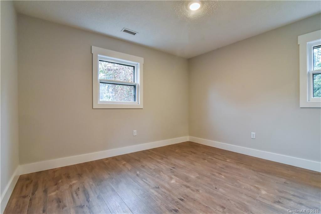 33 Ridgelawn Road Asheville, NC 28806 - Photo 9 of 27 Gallery Image 9