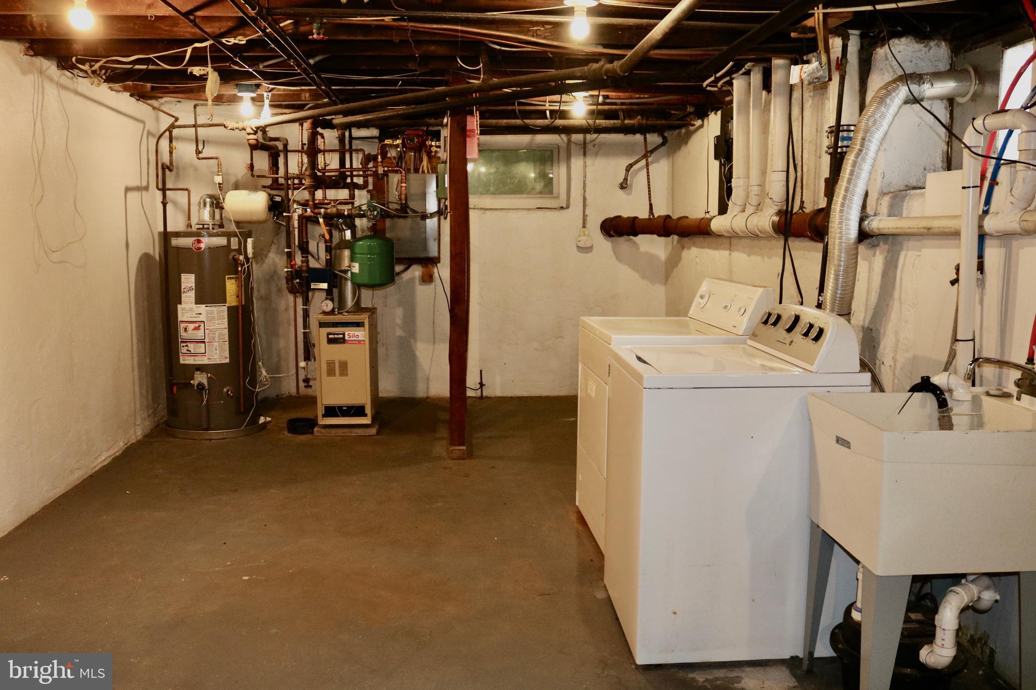 434 St Davids Avenue Wayne, PA 19087 - Photo 21 of 23 a utility room with dryer and washer
