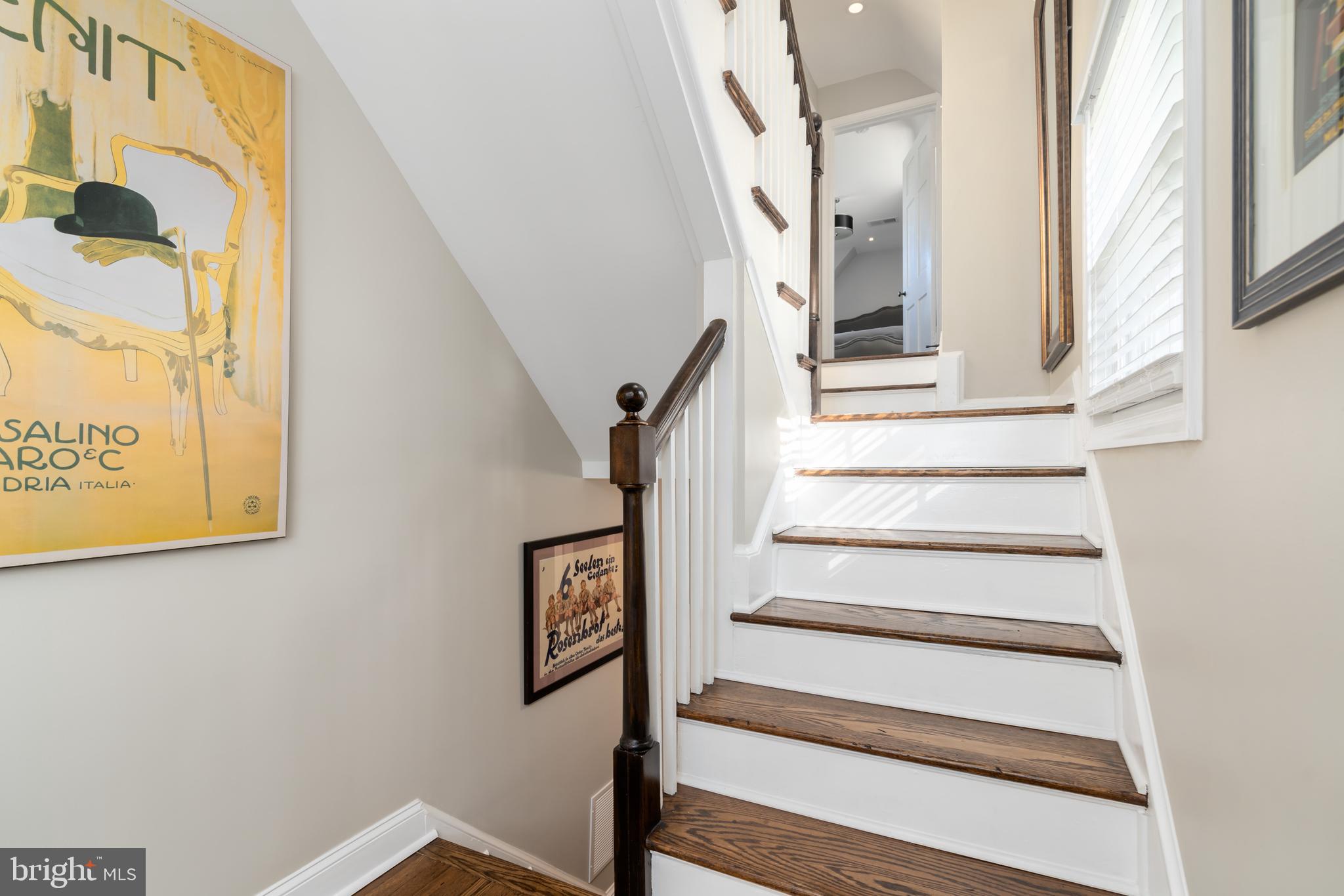 10421 Naglee Road Silver Spring, MD 20903 - Photo 22 of 50 Hallway