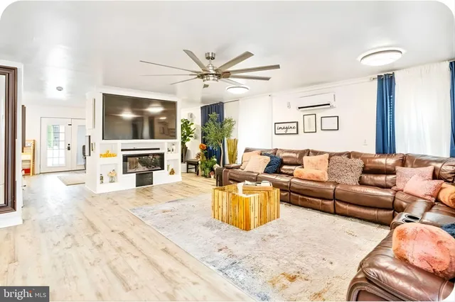 $5,000 | 79 Gridiron Road, Levittown, PA 19057