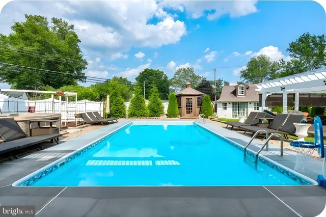 $5,000 | 79 Gridiron Road, Levittown, PA 19057