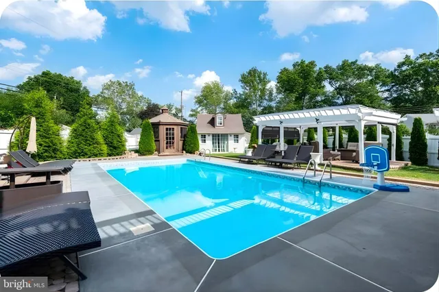 $5,000 | 79 Gridiron Road, Levittown, PA 19057