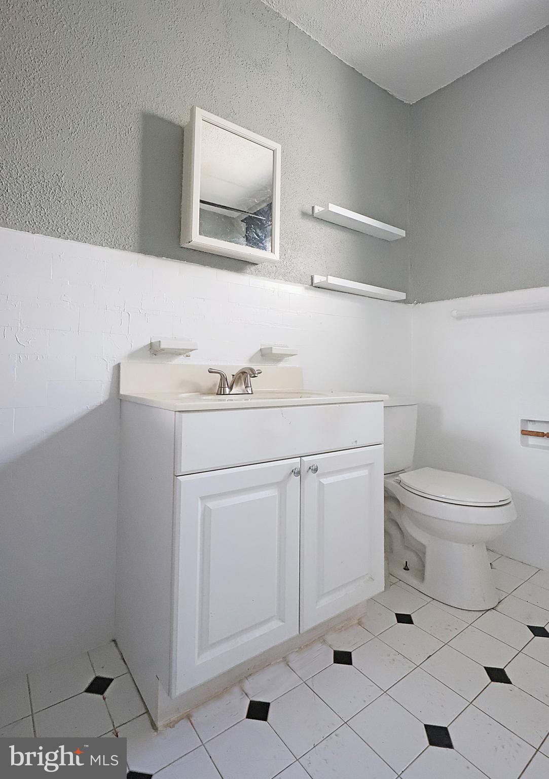 5228 Church Road Philadelphia, PA 19131 - Photo 22 of 30 Hall bath