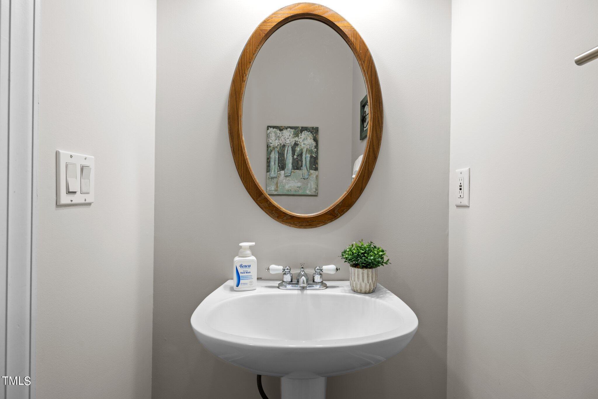 5236 Covington Bend Drive Raleigh, NC 27613 - Photo 17 of 49 23-web-or-mls-5Z8A6420