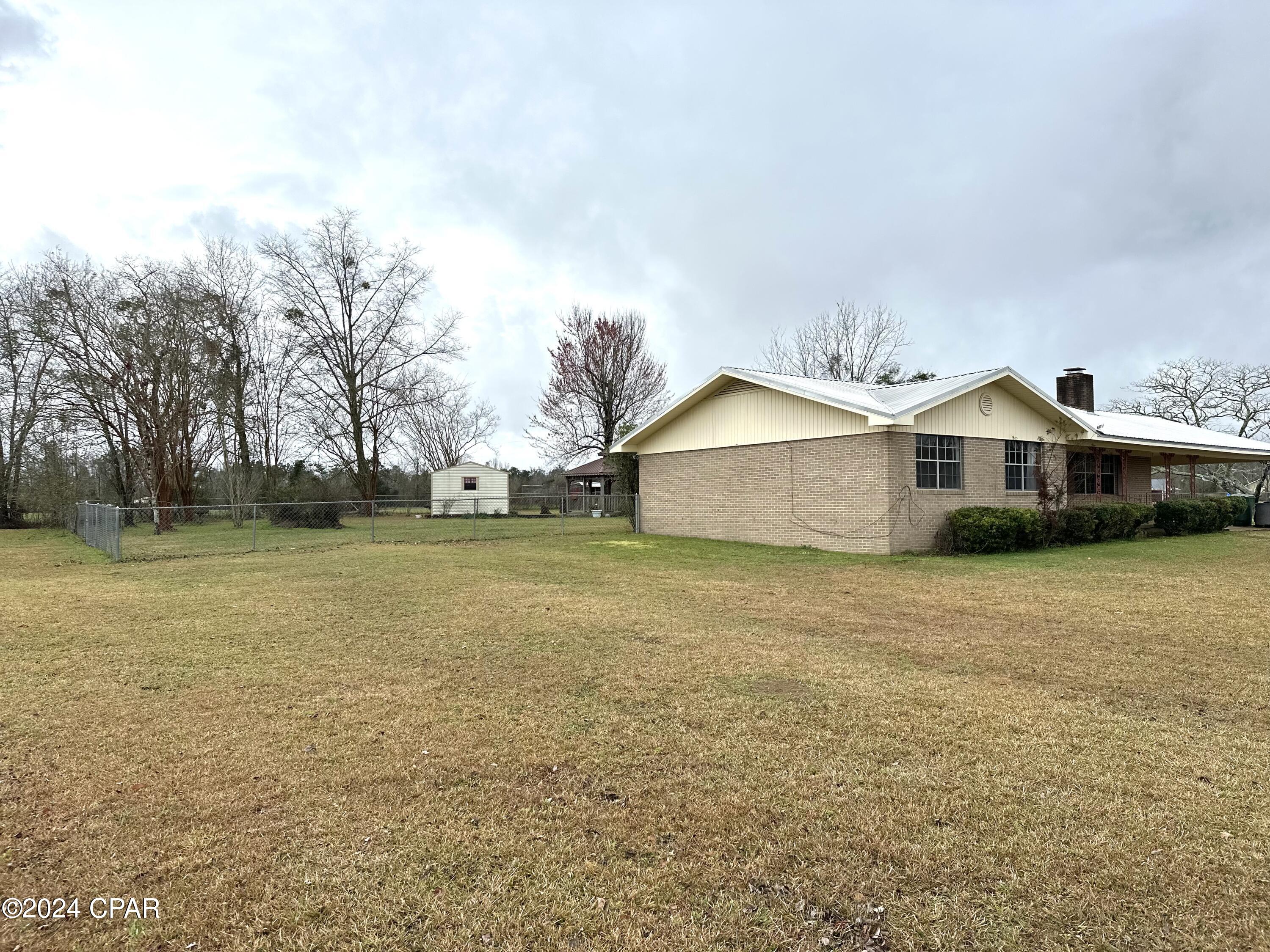 211 Alford Road Cottondale, FL 32431 - Photo 2 of 23