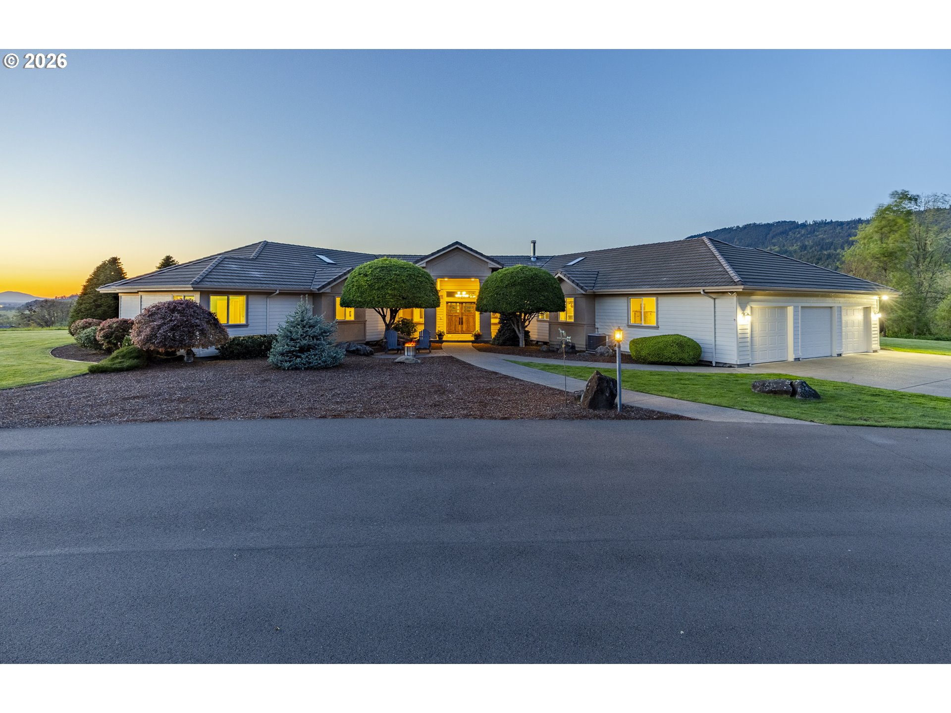33685 Van Duyn Road Eugene, OR 97408 - Photo 1 of 48