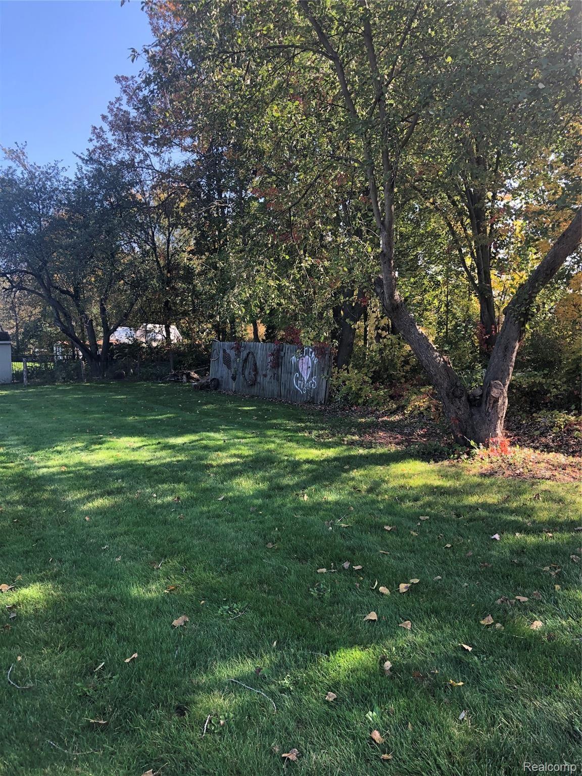 1513 West Thompson Road Fenton, MI 48430 - Photo 12 of 47 1 t.jpg