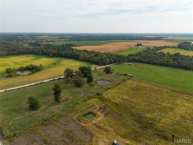 $280,000 | 422 Hickory Wood Road, Jonesburg, MO 63351