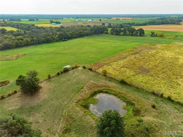 $280,000 | 422 Hickory Wood Road, Jonesburg, MO 63351