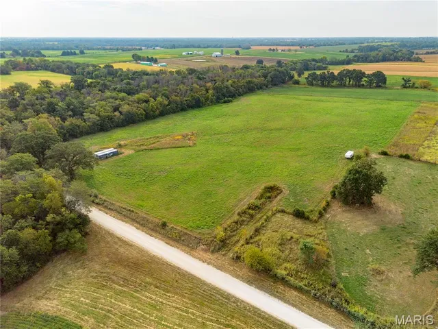 $280,000 | 422 Hickory Wood Road, Jonesburg, MO 63351