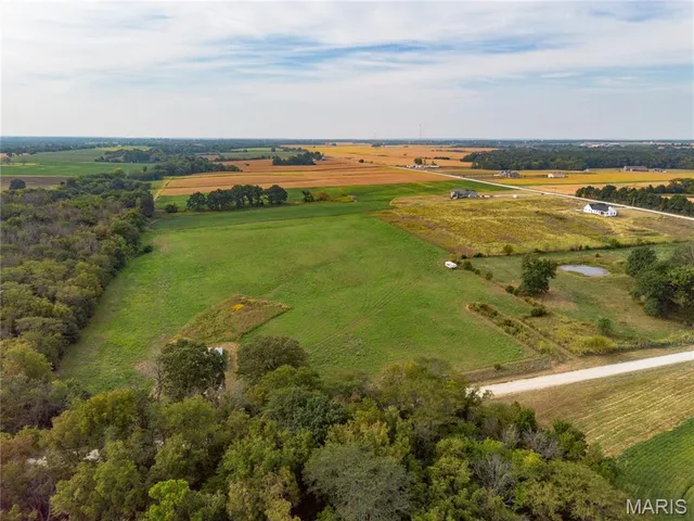 $280,000 | 422 Hickory Wood Road, Jonesburg, MO 63351