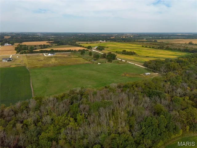 $280,000 | 422 Hickory Wood Road, Jonesburg, MO 63351