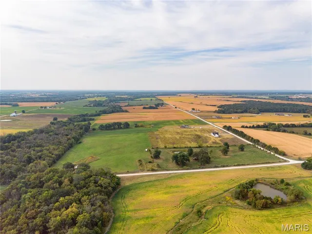 $280,000 | 422 Hickory Wood Road, Jonesburg, MO 63351