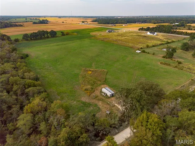 $280,000 | 422 Hickory Wood Road, Jonesburg, MO 63351