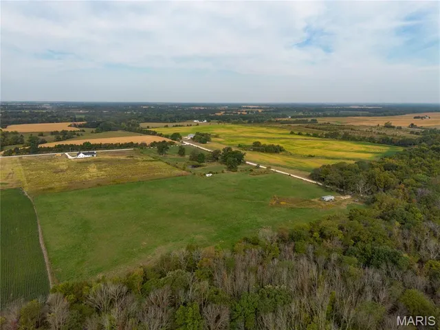 $280,000 | 422 Hickory Wood Road, Jonesburg, MO 63351