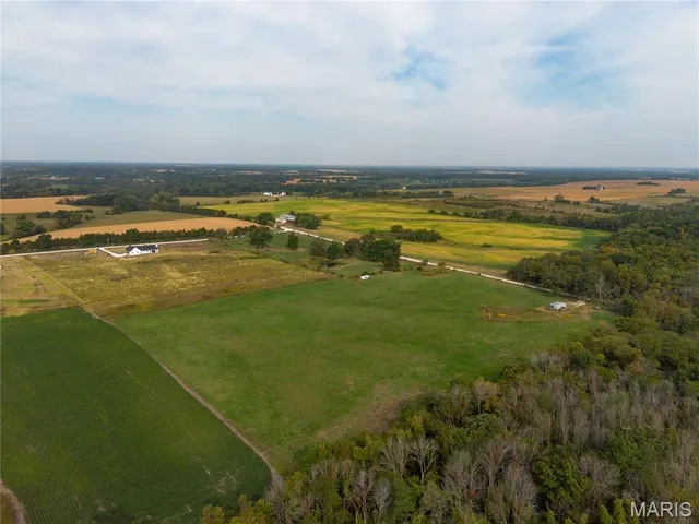 $280,000 | 422 Hickory Wood Road, Jonesburg, MO 63351