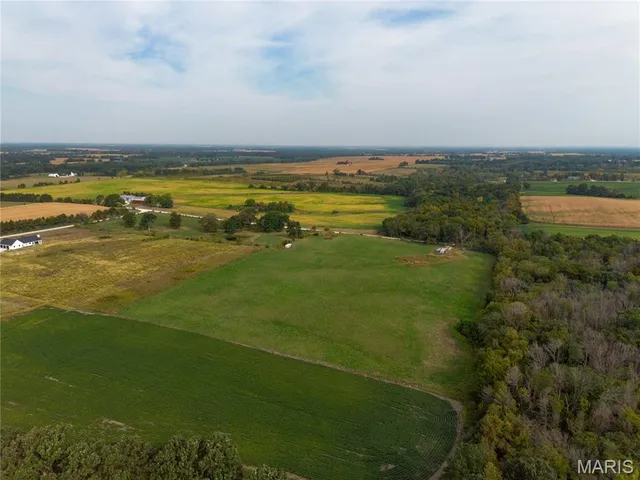 $280,000 | 422 Hickory Wood Road, Jonesburg, MO 63351