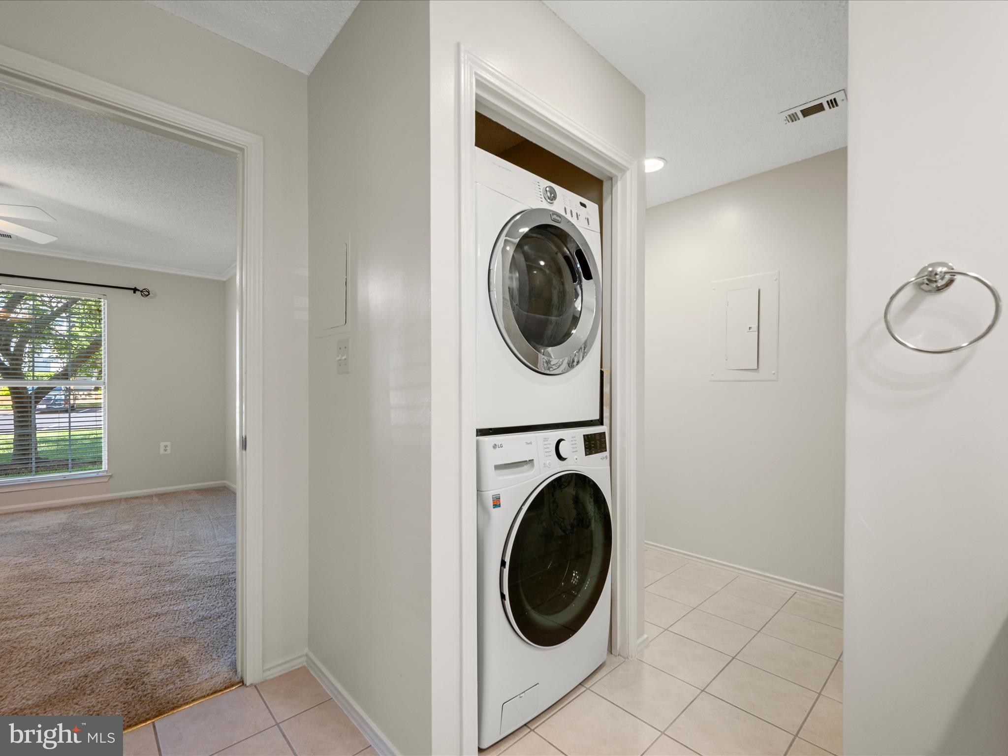 21019 Timber Ridge Terrace, Unit 102 Ashburn, VA 20147 - Photo 20 of 39 Full size washer and dryer in the unit!