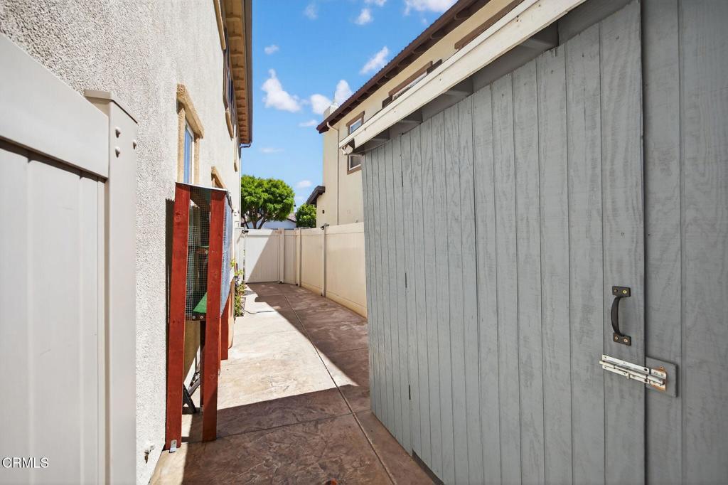 5331 Davidson Drive Oxnard, CA 93033 - Photo 35 of 38 a backyard of a house