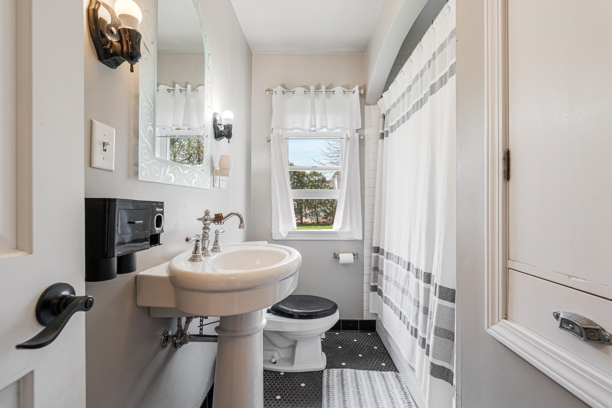 210 South 4th Street Winneconne, WI 54986 - Photo 14 of 46