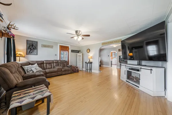 $299,900 | 210 South 4th Street, Winneconne, WI 54986