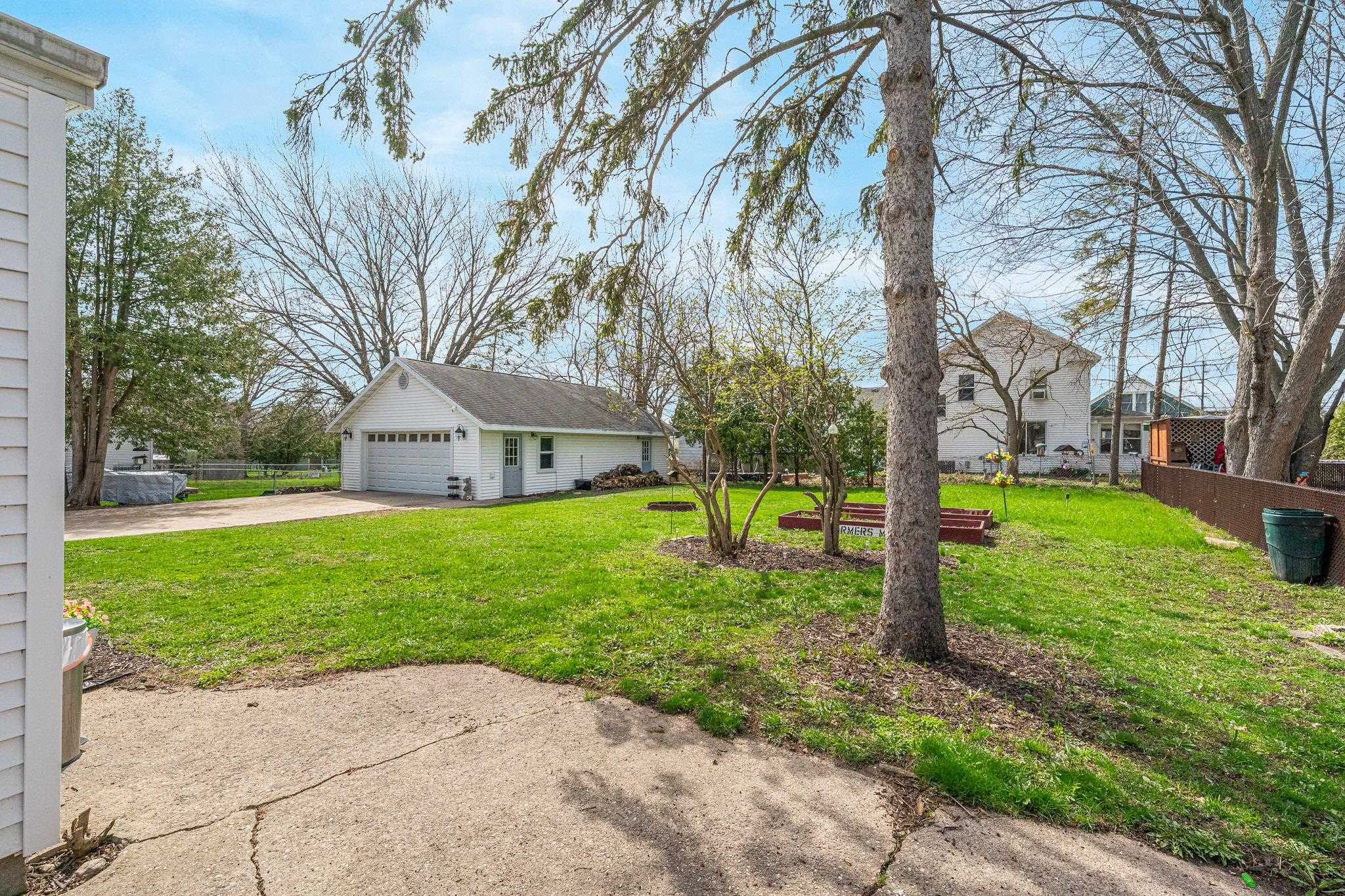 210 South 4th Street Winneconne, WI 54986 - Photo 42 of 46