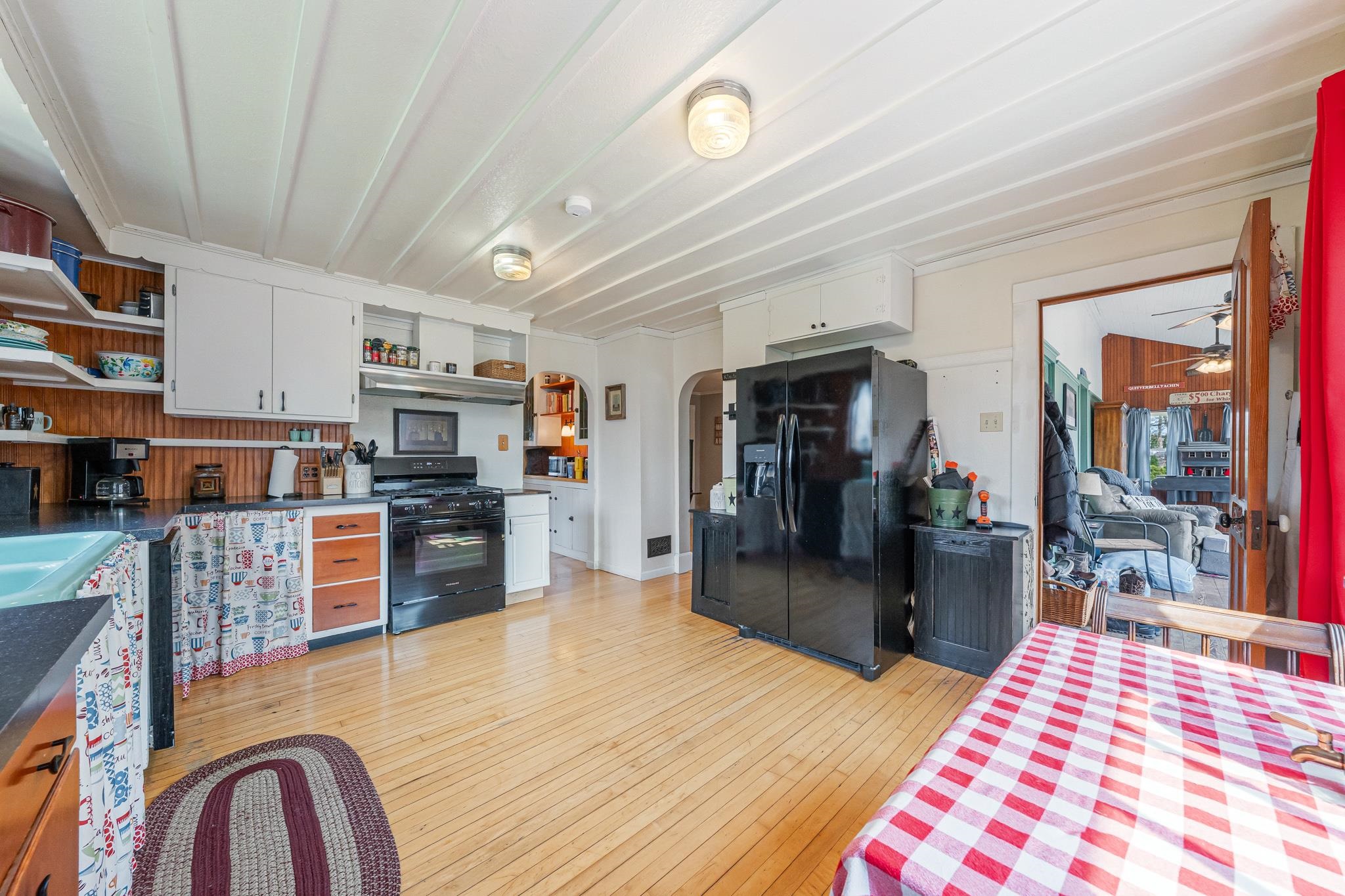 210 South 4th Street Winneconne, WI 54986 - Photo 10 of 46