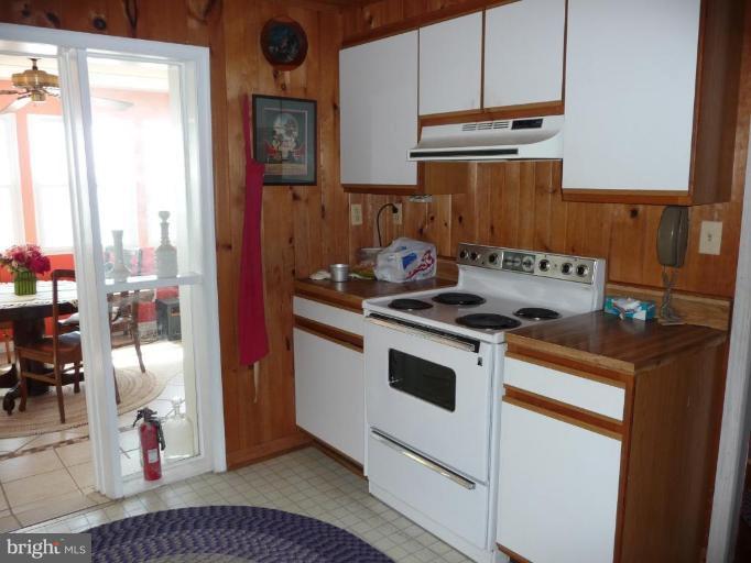 12015 Potomac View Road Newburg, MD 20664 - Photo 8 of 11 KITCHEN