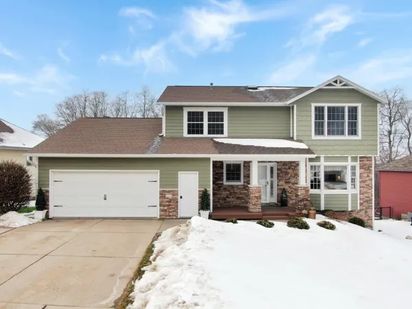 $449,000 | 1333 Ridgewood Drive, Winona, MN 55987