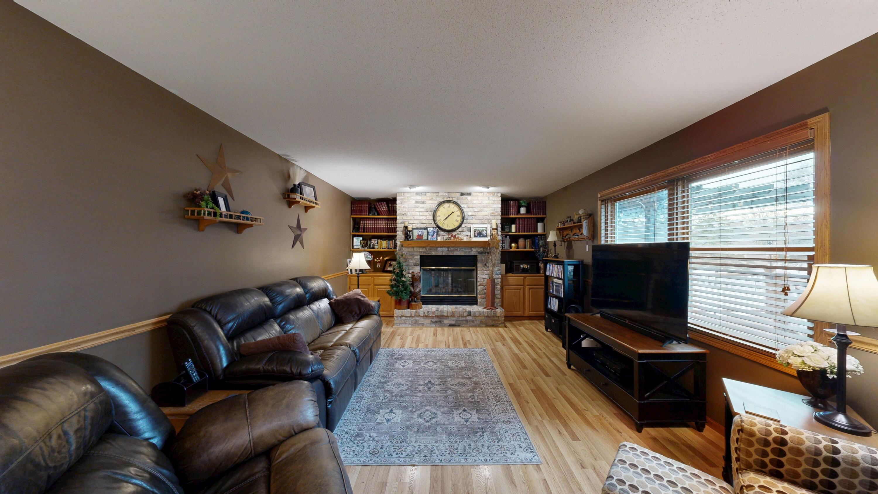 1333 Ridgewood Drive Winona, MN 55987 - Photo 19 of 69 Living Room