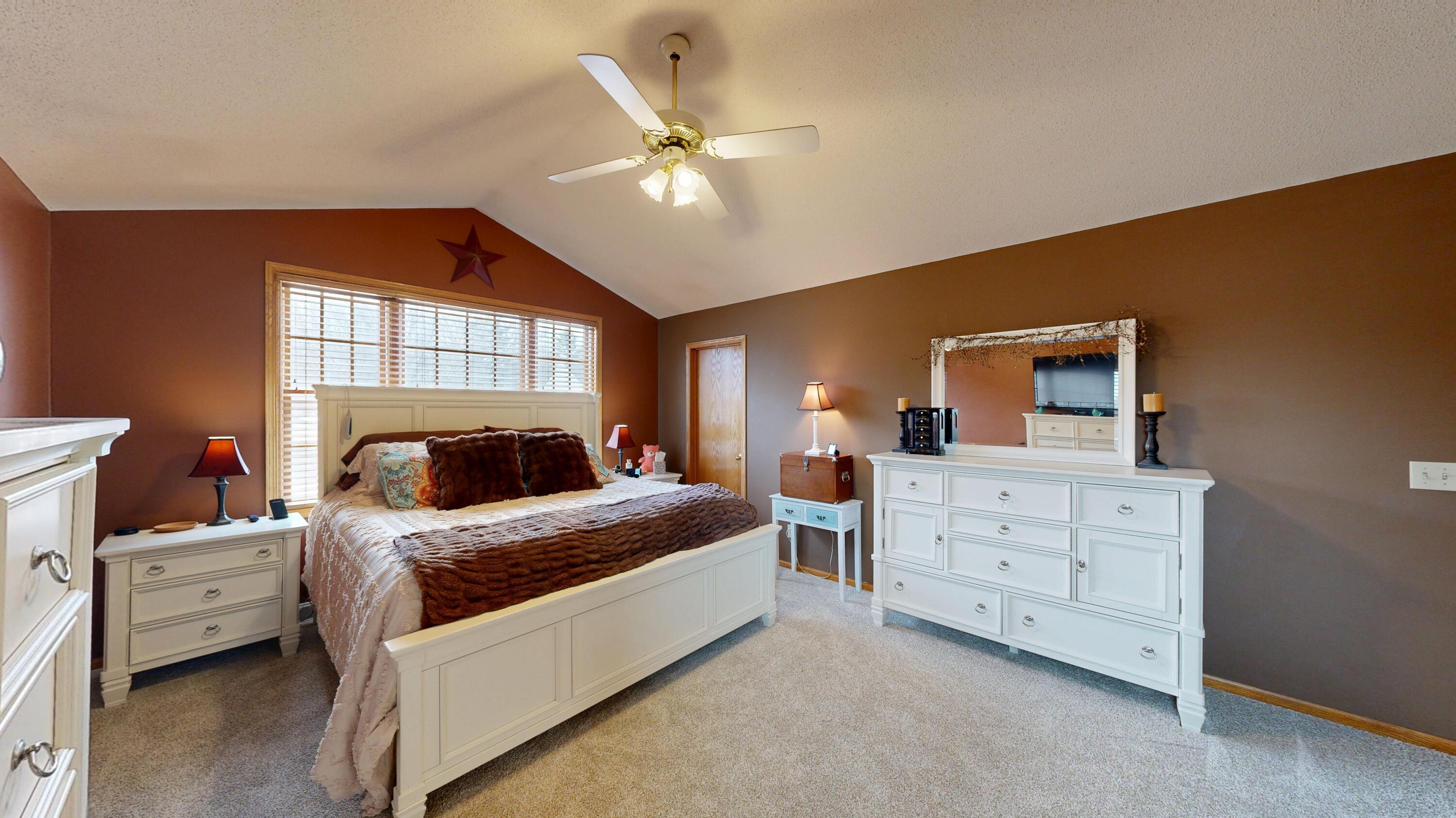 1333 Ridgewood Drive Winona, MN 55987 - Photo 33 of 69 Primary Bedroom