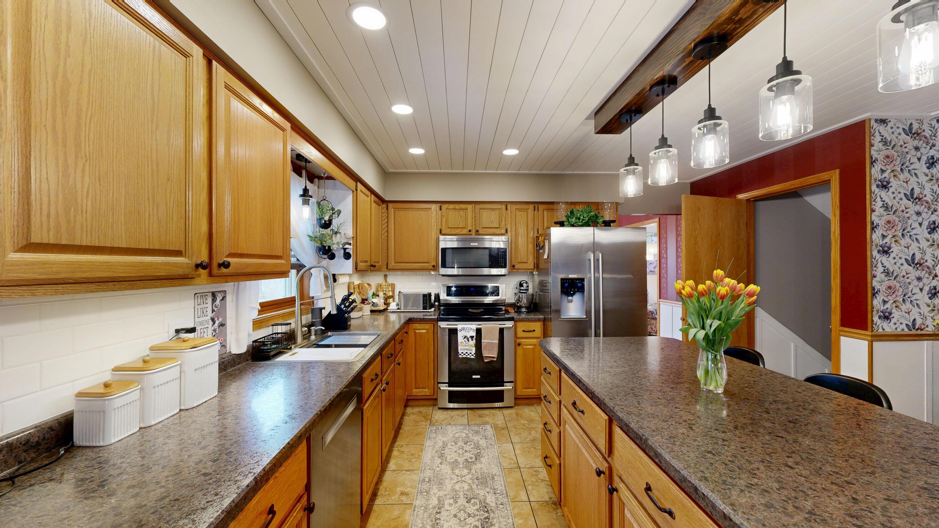 1333 Ridgewood Drive Winona, MN 55987 - Photo 3 of 69 Kitchen